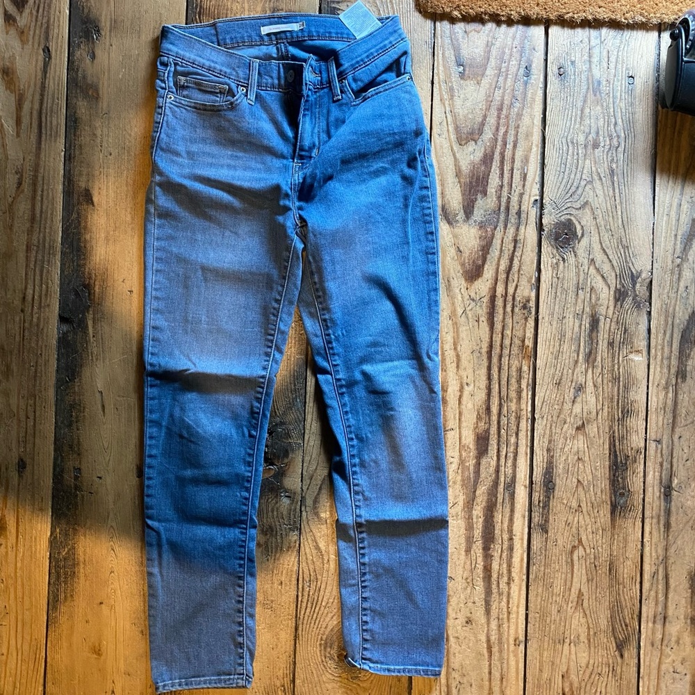 levi’s blue jeans